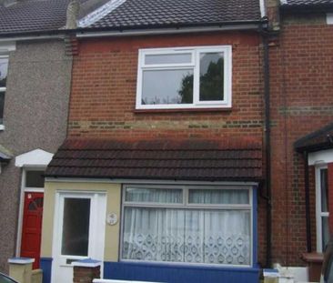 3 bedroom terraced house to rent - Photo 4