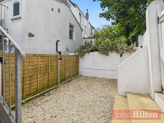 6 bedroom maisonette to rent - Photo 1