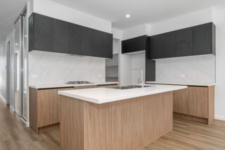 Brand new elegant home - Photo 2