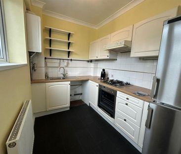 2 bedroom semi-detached house to rent - Photo 4