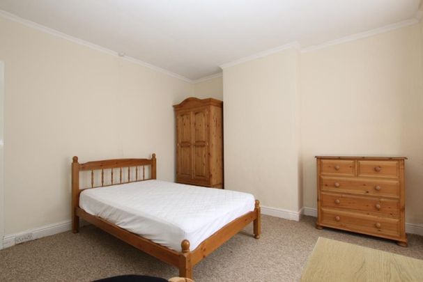 4 bedroom terraced house to rent - Photo 1