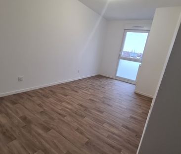 Location Appartement 3 pièces 67m² ST JEAN DE LA RUELLE 45140 - Photo 3