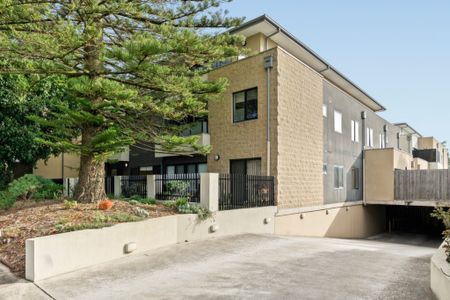 Prime Mitcham Location - Photo 5