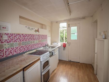 Room in a Shared House, Persant Road, SE6 - Photo 5
