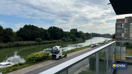 Instapklaar energiezuinig appartement (incl. garage) met terraszicht op natuur/kanaal in centrum! - Photo 2