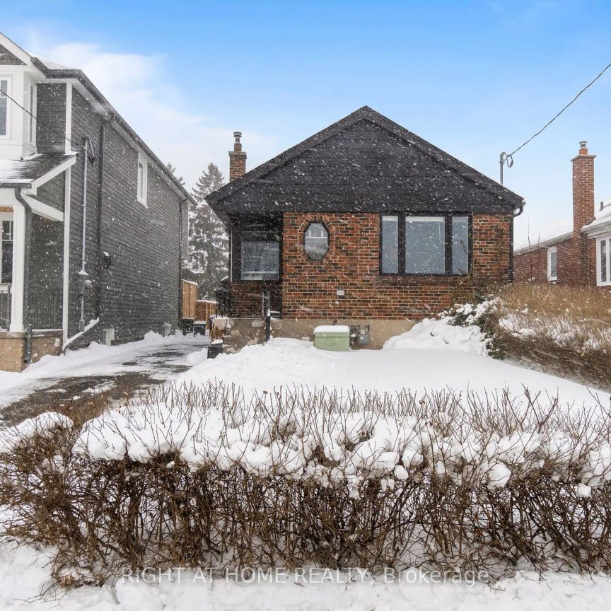 Detached Home For Lease | E8332698 - Photo 1