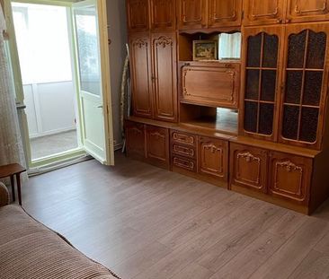 Inchiriez apartament 2 camere zona Narcisa - Photo 2