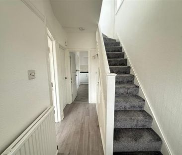 4 bedroom semi-detached house to rent - Photo 2