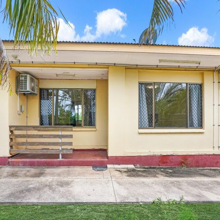 Spacious One Bedroom In a Quiet Complex of Three! - Photo 4