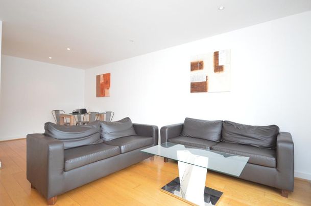 2 bedroom flat to rent - Photo 1