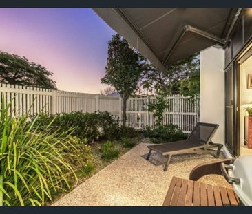 Well Kept Home in The Heart Of The Glades Golf Course - Photo 4