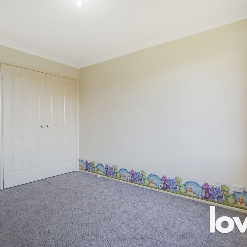 1/2 Hillview Crescent, Macquarie Hills, NSW, 2285 - Photo 1