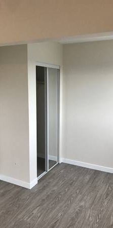 Studio Apartment Commercial Drive - Photo 1