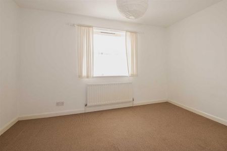 2 bedroom semi-detached house to rent - Photo 3