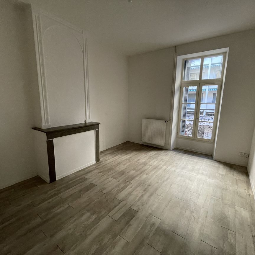 Location Appartement 3 pièces 73m² NIMES 30000 - Photo 1