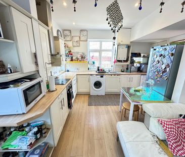 3 bedroom semi-detached house to rent - Photo 3