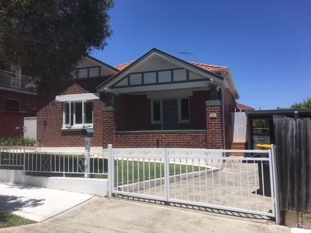 Charming Home Freshly Painted - Great Location - Photo 3