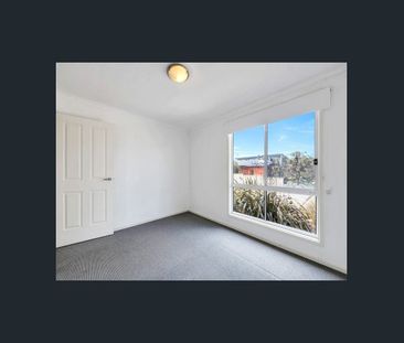 Modern Coastal Retreat in Peaceful Chiton - Photo 3