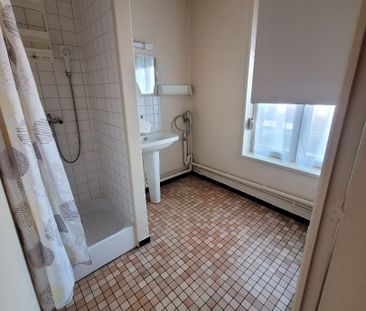 Location Appartement 2 pièces 38m² MAUBEUGE 59600 - Photo 6