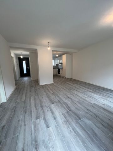 For rent : Fully renovated 3.5-room apartment in small building - Photo 5