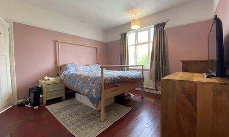 Abbey Road, Woking, Surrey, GU21 - Photo 4