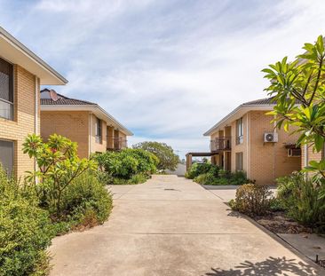 TOWN HOUSE - Photo 6