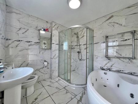 3 bedroom semi-detached house to rent - Photo 2