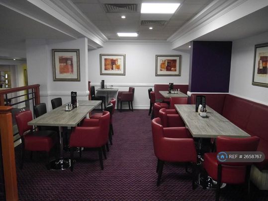 Studio to rent - Photo 1