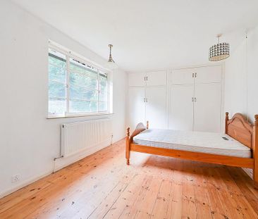 4 bedroom detached house to rent - Photo 4