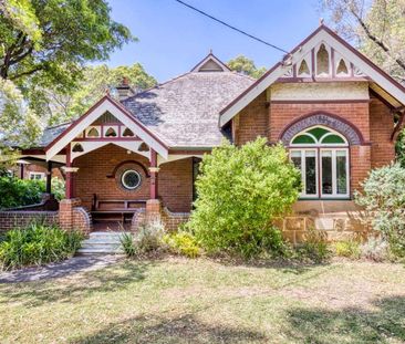Classic Family Home - Photo 1