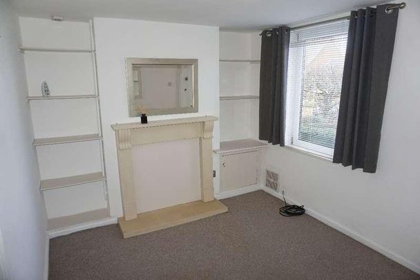 Bedford Road East, Yardley Hastings, NN7 - Photo 1