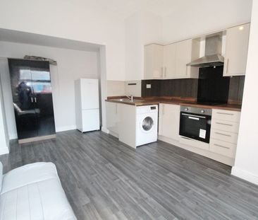 1 Bed Flat, Dovercastle, NG7 - Photo 4