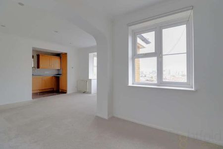 Southampton Close, Eastbourne, BN23 - Photo 2