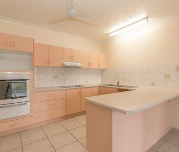 Large Unit on Lindsay - Photo 5