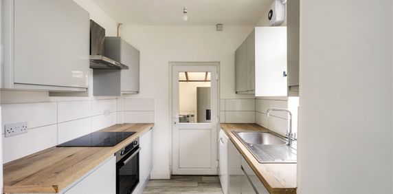 Monks Park Avenue, Horfield - Photo 2