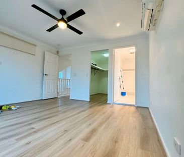 Spacious 6 Bedroom Family Home in Sought-After Robina Location - Photo 5