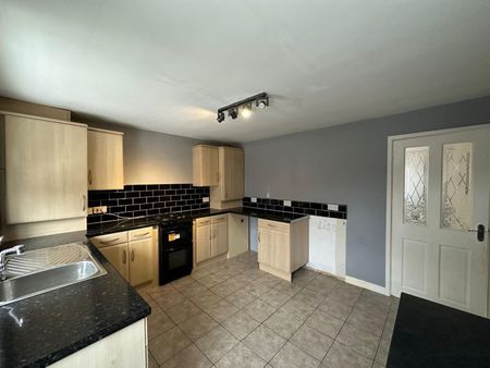 Healey Close, Batley - Photo 5