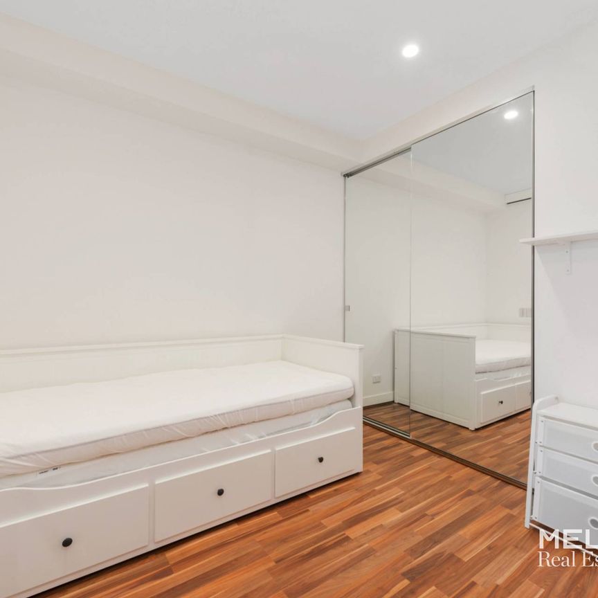 EXECUTIVE CITY PAD - FURNISHED - Photo 1