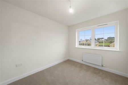 4 bedroom detached house to rent - Photo 3