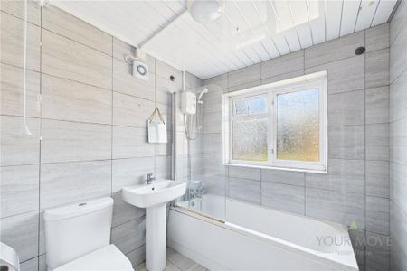 1 bedroom in a house share to rent - Photo 5