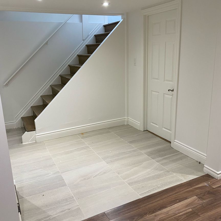 For Lease - 560 Heman Street, Newmarket, Ontario - Photo 1