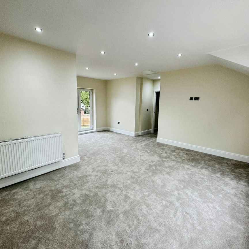 Donnerville Gardens, Admaston, Telford, TF5 - Photo 1