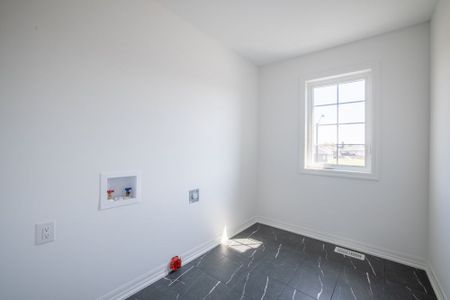 For Lease - 158 Hillcrest Road Unit# Main, Port Colborne, Ontario - Photo 2