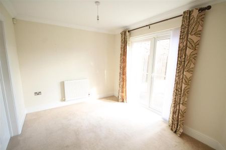 4 bedroom detached house to rent - Photo 3