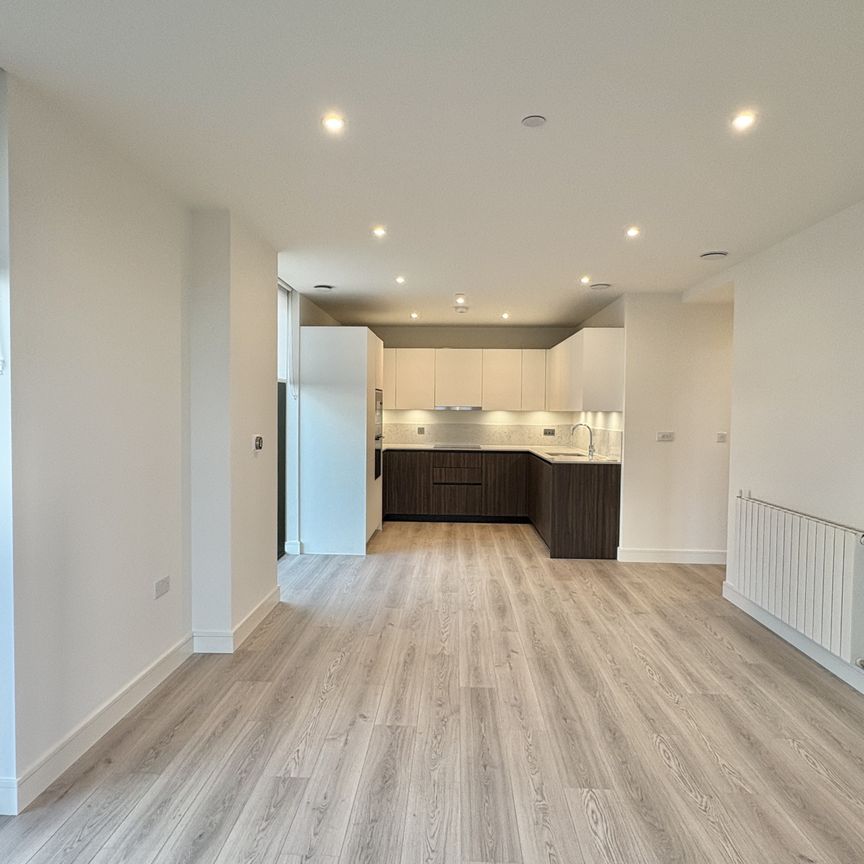 Twelve Trees Park, E16, London - Photo 1