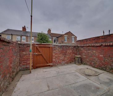 2 bedroom terraced house to rent - Photo 3