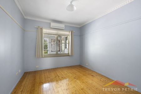 825 Laurie St, Mount Pleasant VIC 3350 - Photo 5