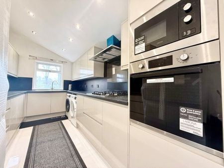 Third Gardens, Dumbreck, G41 5NF - Photo 3