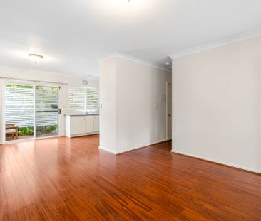 Stylish Townhouse - Photo 1