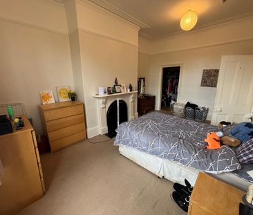 2 Bed Flat, Moorland Hall, LS3 - Photo 3